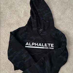 Alphalete crop camo sweatshirt